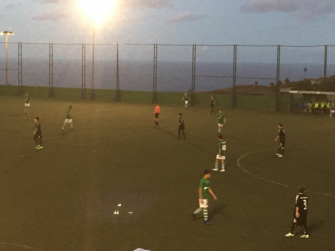 Atl_VictoriaTF's tweet photo. Partido en juego de infantiles, @Atl_VictoriaTF  vs #CDGuancha. 
Suerte equipo!!! #Cantera #Sentimiento #VamosVerdes https://t.co/50oF10iGbT