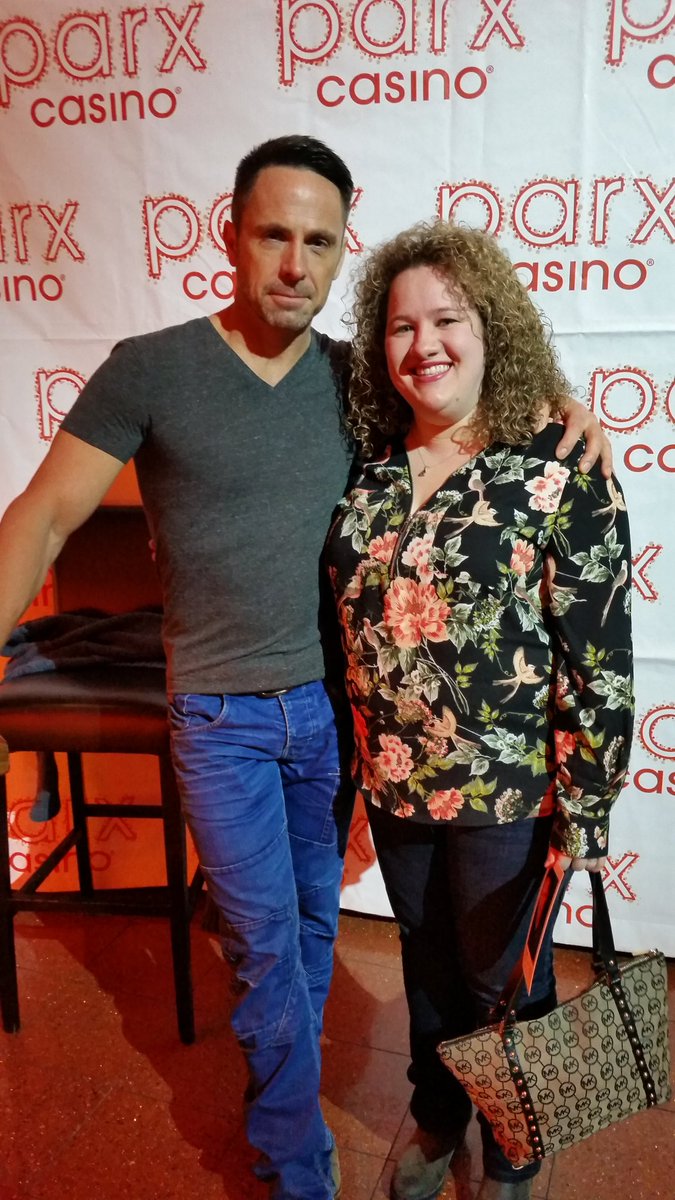 JenVishnevsky's tweet photo. @WilliamdeVry1 @parxcasino it was great to meet you, except I lost all my money!! https://t.co/vBmkNFN6te