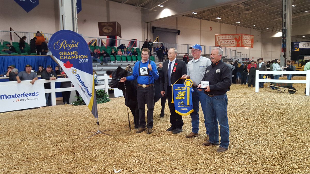kmansfield0853's tweet photo. Grand Champion Showperson #NJBHS @THERAWF sponsored by Masterfeeds Brad McIntyre, Huron Cty CONGRATULATIONS https://t.co/Z7KUNJKbO1