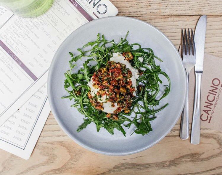 Burrata con jitomates deshidratados y arúgula con vinagreta de toronja. Lo nuevo en el menú de <a href="/LosCancinos/">LosCancinos</a> #DrMora9 #TuBarrio