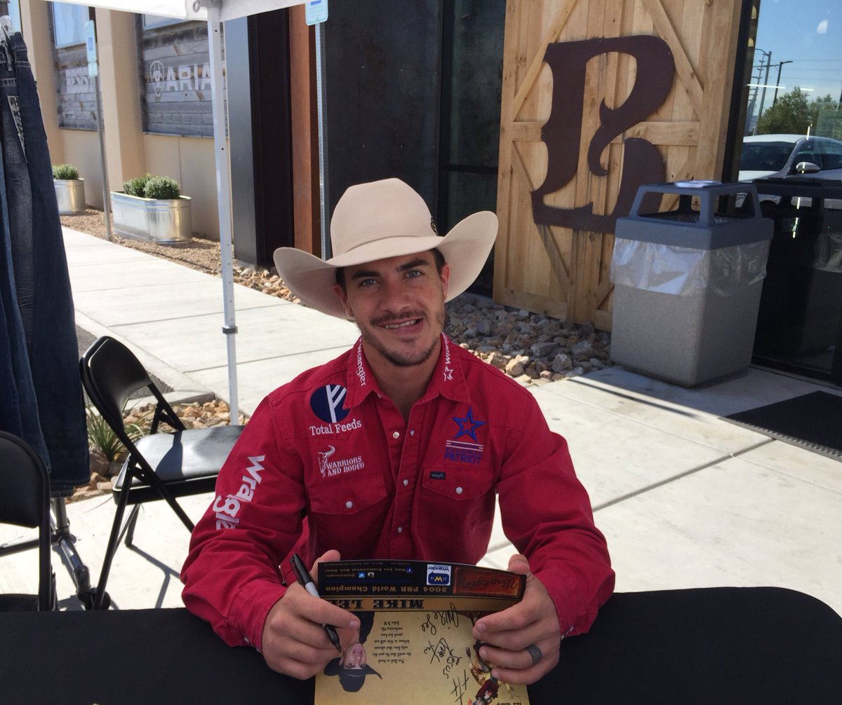 Boot Barn On Twitter Pbr Cowboy Mikeleepbr Is Here At Boot Barn