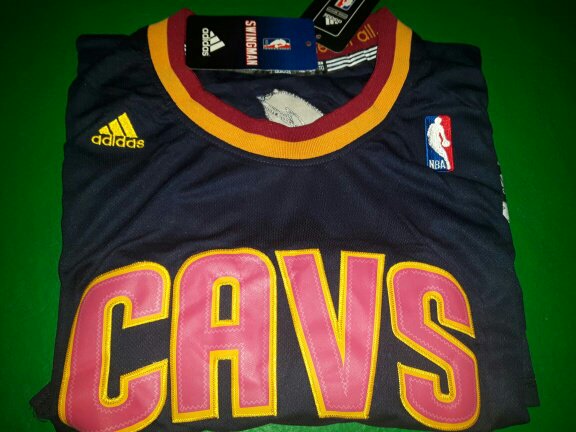 JulianMozo's tweet photo. #NBA Sigue el sorteo de la hermosa camiseta del campeón Kyrie Irving, gentileza de @SDBasketStore. RT al tweet y seguir la cuenta. https://t.co/jKzJIroiHu