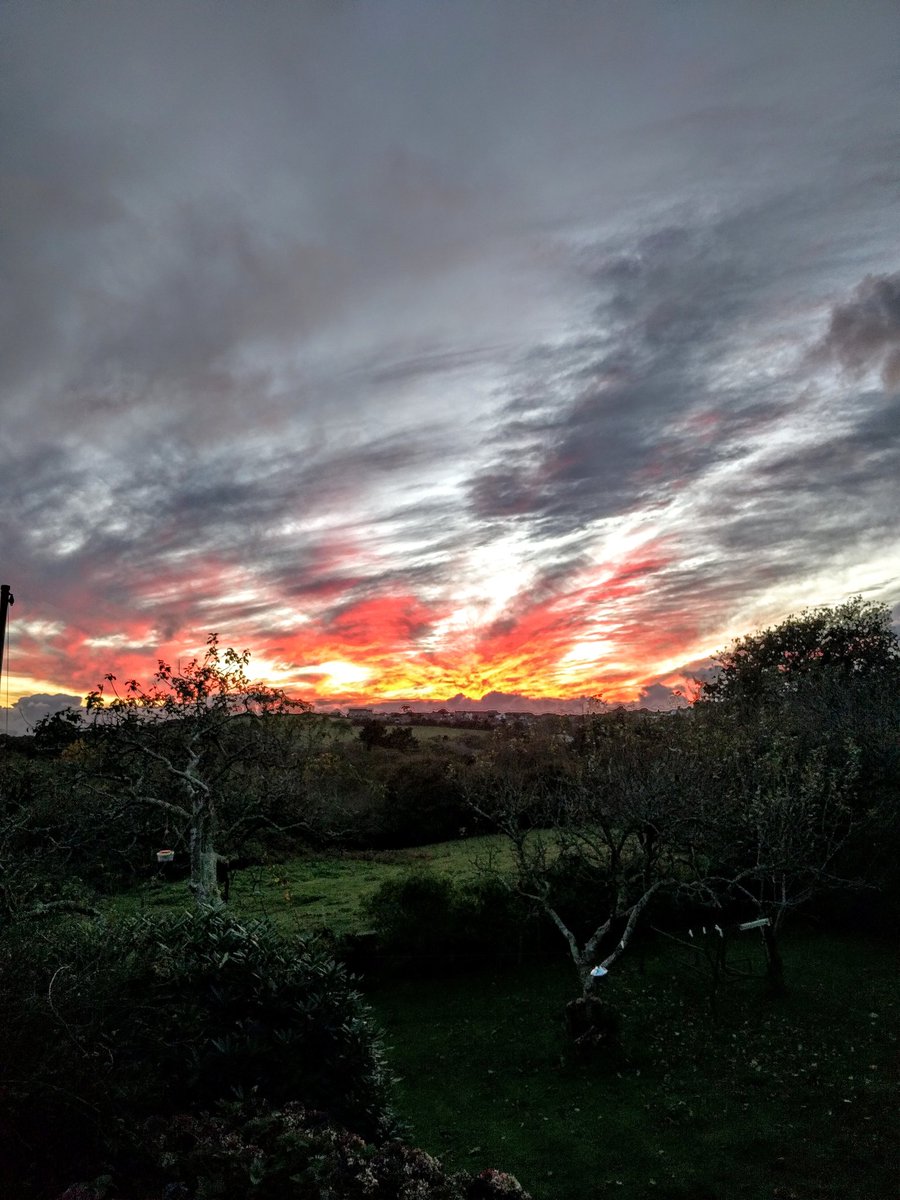 zakstanley's tweet photo. Tweaked but still cool. To me, looks like a volcano exploding in the distance. https://t.co/6tyEujhGtP
