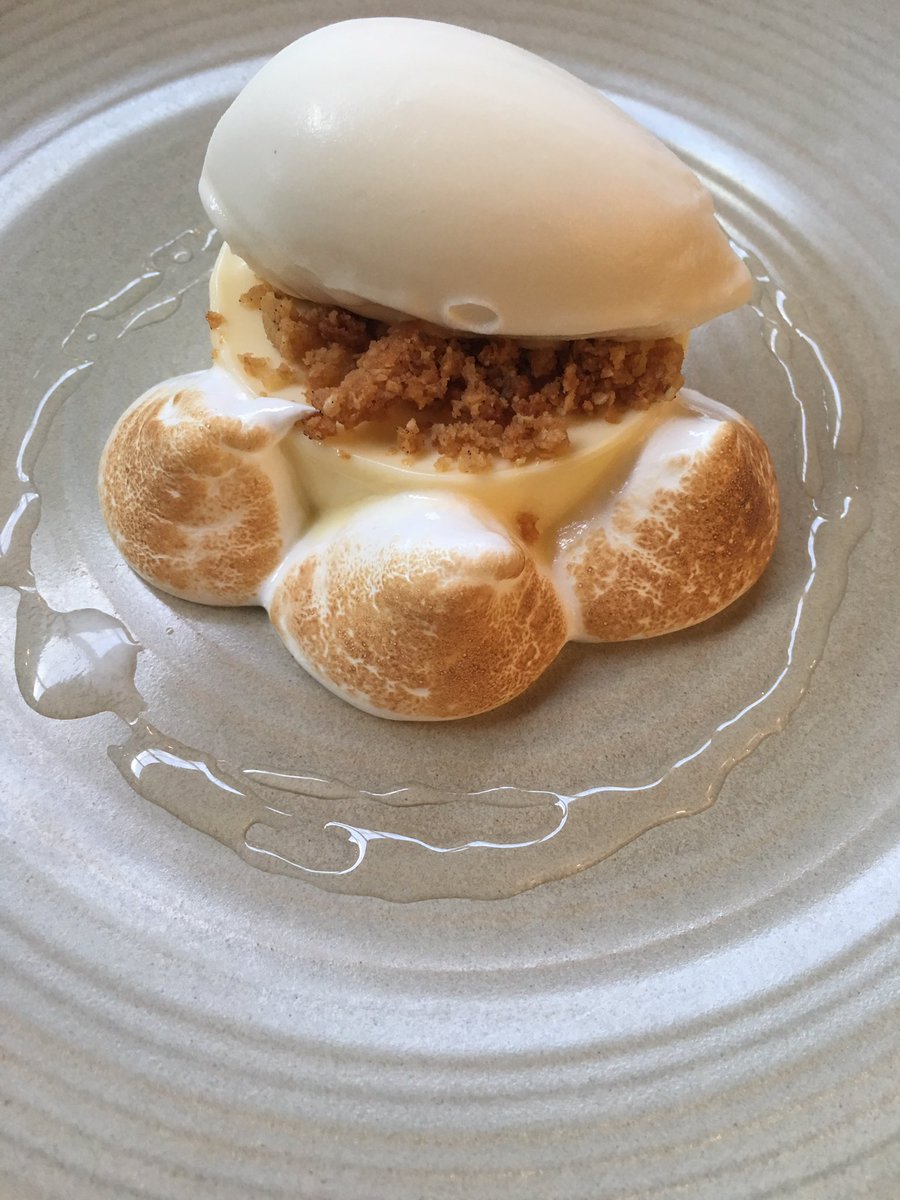 sarabfoodie's tweet photo. Today was a very happy Friday indeed had lunch with some very inspirational young chefs. Thanks @thewoodspeen team for making us so welcome https://t.co/iH6F88jTtE