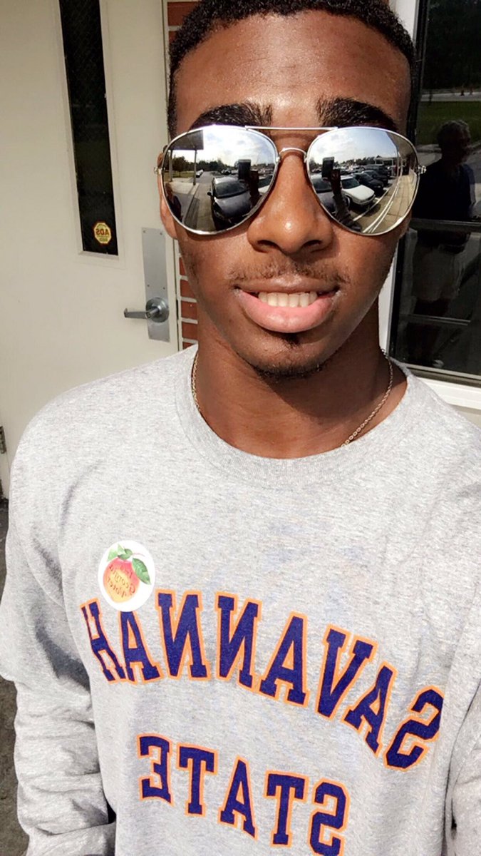 KatSavvyDems's tweet photo. This makes my heart so happy! @savannahstate students voting today. Last day to early vote Ga! #GOTV #GaTogether https://t.co/71pIxQQEuC
