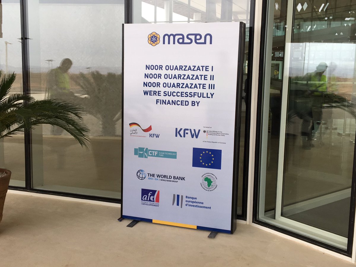 JoyRupert's tweet photo. Fin d'une journée passionnante à l'énorme centrale solaire de Noor à Ouarzazate. Merci à @MasenOfficiel #ActionTime #COP22 @HElHaiteCop22 https://t.co/Pof2DPzmvO