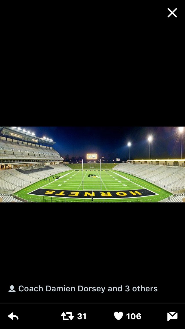 CoachDWilson77's tweet photo. Blessed and Honored 🙏 to receive a Offer🏈‼️from Alabama State University🐝🐝  #GoHornets https://t.co/d3WFshEnXw