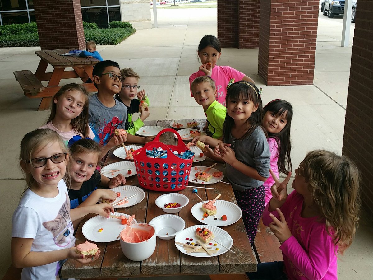 vanderson_mrs's tweet image. #spookley the square pumpkin