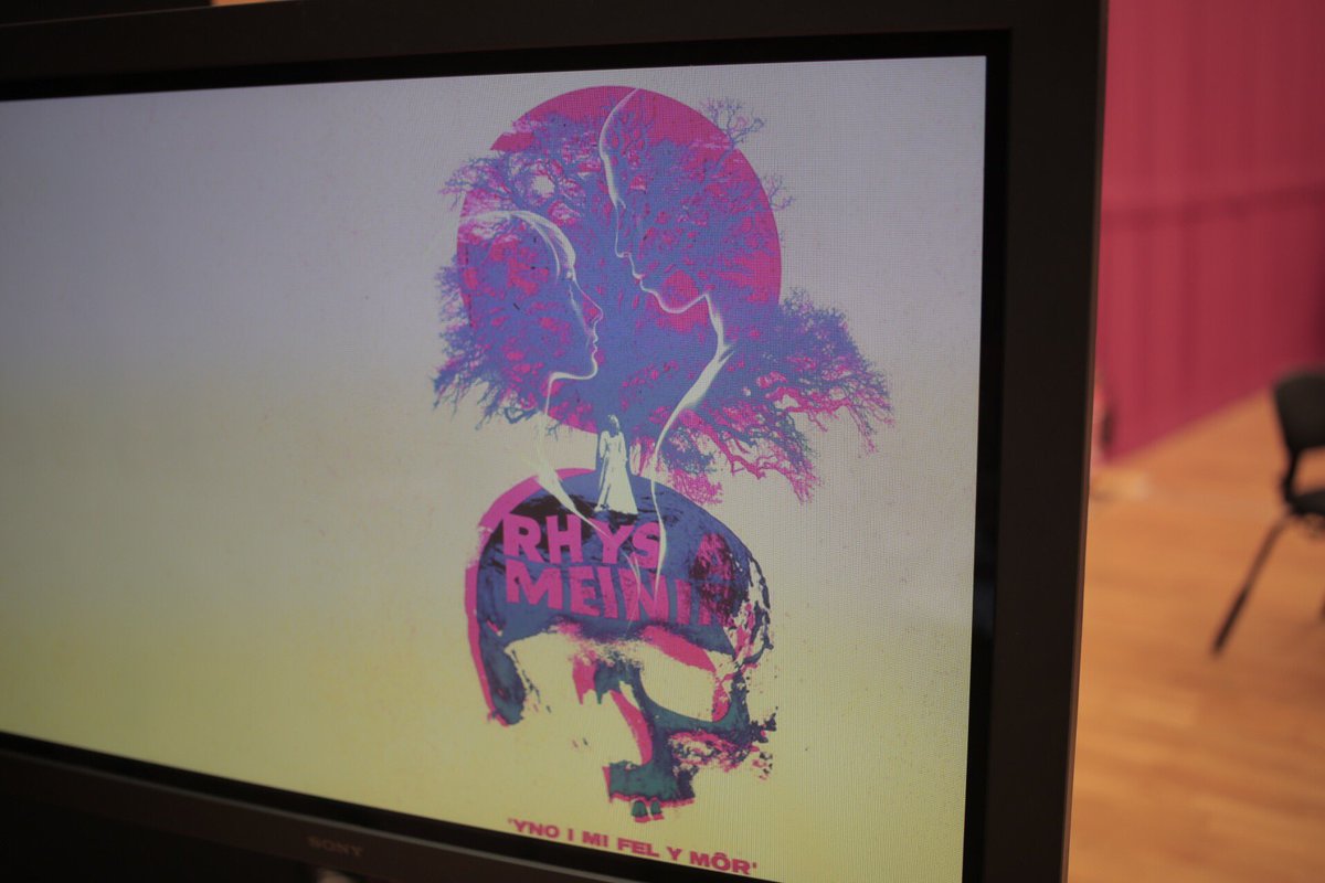 'Rhys &amp; Meinir' gan <a href="/cianciaran/">cian ciarán</a> yn fyw NAWR! 

bbc.co.uk/radio/player/b…