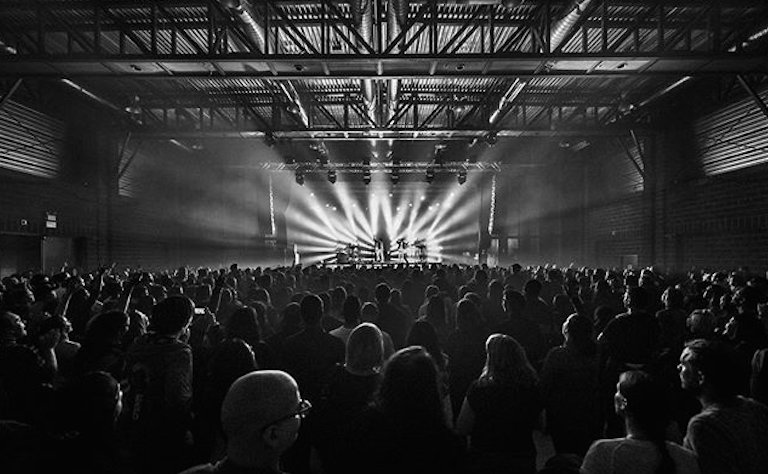 OneNightApp's tweet photo. Let's get a little closer tonight... @TeganandSara are playing at the theater at @TheGarden. #NYC #OneNightApp https://t.co/AbOe7BxxzD