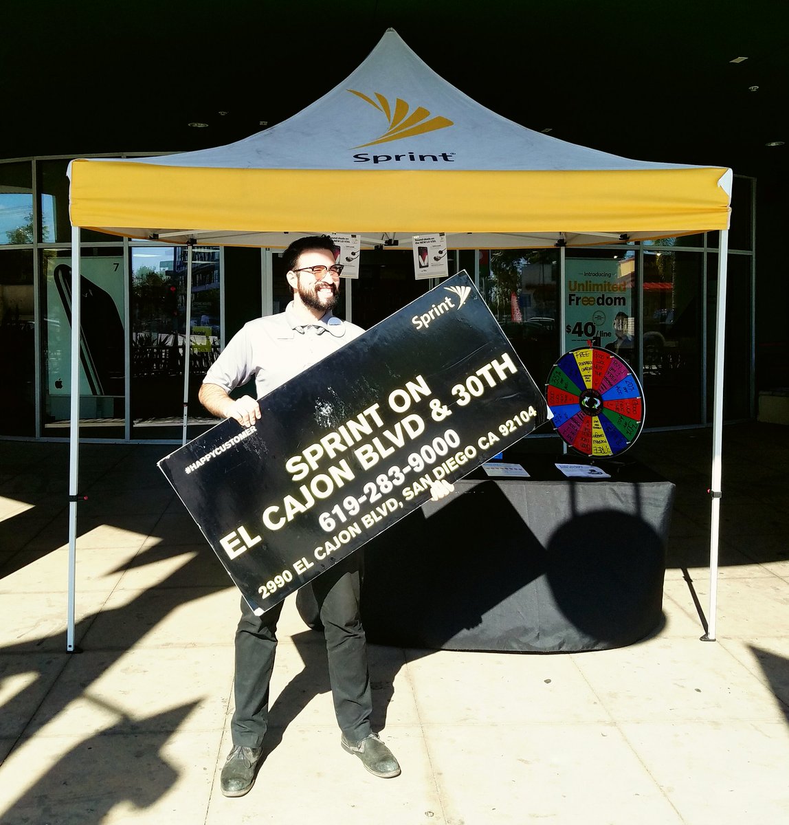#Sprint North Park is giving back! Giveaways all weekend long. Speakers, Phones, Money!! Ask us how: 6192839000 <a href="/DannyIsho/">Danny Isho</a> @DGSoCalDelivery