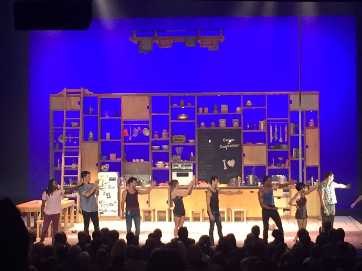 catsyncronicity's tweet image. #Cuisineconfessions #Mirvish #Toronto Amazing show of comedy - story telling and acrobatic talent. A must see show 👍🏻