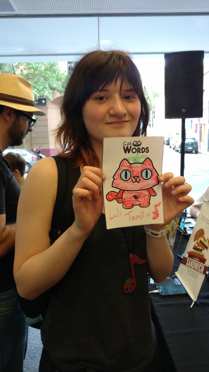 alastariagames's tweet photo. #EVAPLAY #EVA2016 La gente juega al #DesafioCatWords y tambien pinta sus propios gatos @lulitomato https://t.co/XbW3rzxN1u