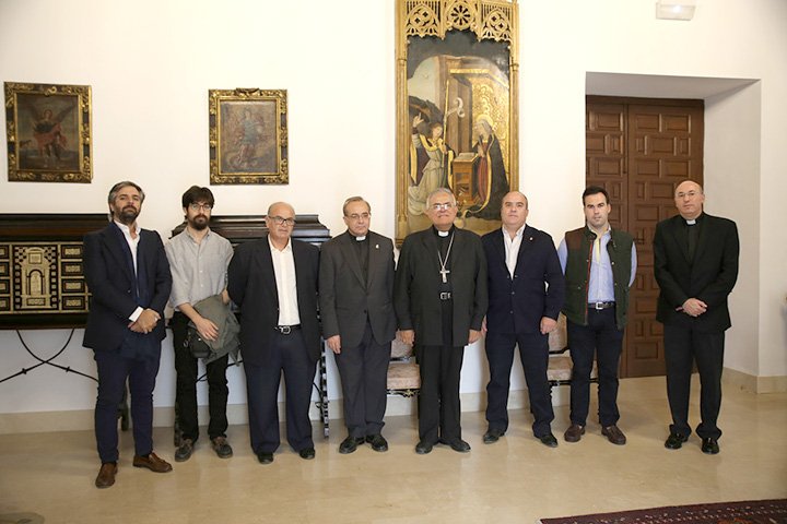 EL #Papa concede la coronación de la #Virgendelacabeza de #ElCarpio
<a href="/diocesiscordoba/">Diócesis de Córdoba</a> 👉bit.ly/2fDus41

Enhorabuena 👏

#CordobaEsp