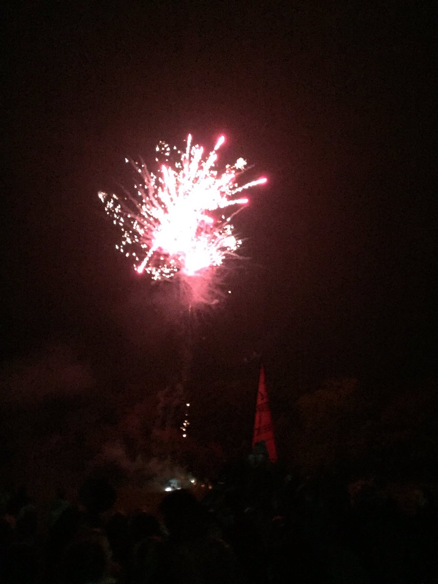 14Tonbridge's tweet photo. Stopped raining in time for fireworks! https://t.co/IEzQpKLF6x