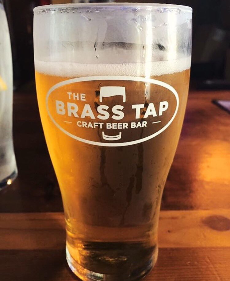 the_brass_tap's tweet photo. #HappyHour is almost here ... and beer is calling your name! #thebrasstap #friday #friyay #craftbeer #food #spirits #pintsonpints https://t.co/Hj8ra3CEWt