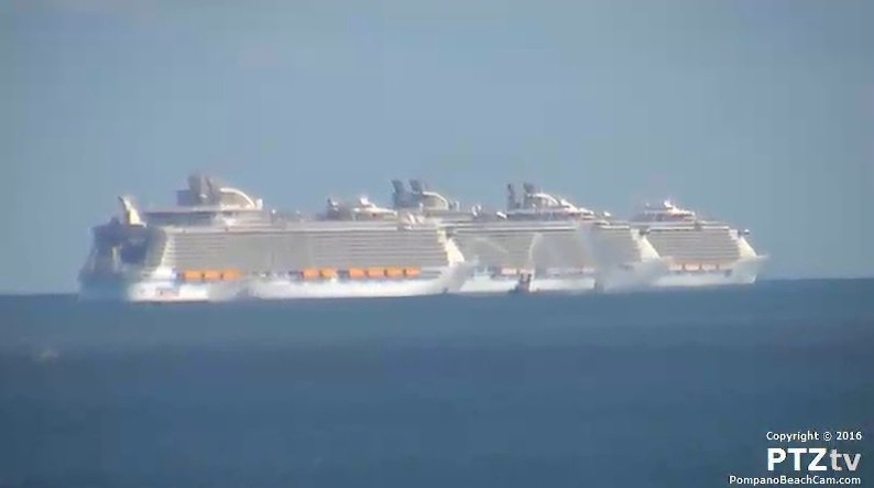 SebaPeeters's tweet photo. The three largest #cruise ships in the world (Oasis, Allure and Harmony of the Seas) are currently meeting in Florida #RoyalCaribbean https://t.co/DlGSFAeqrB