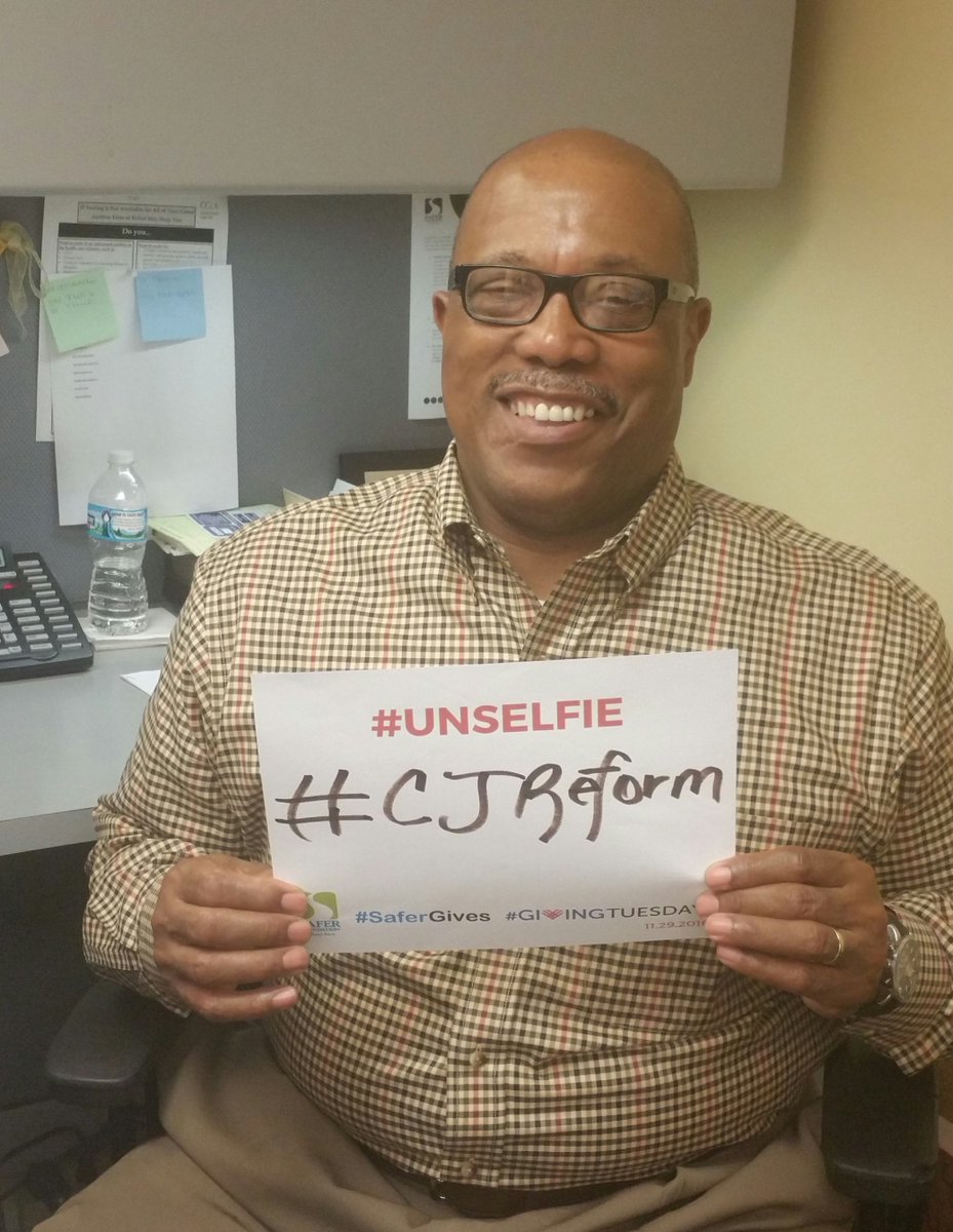Nov. 29 is #GivingTuesday! Be #UNSELFIE and join the cause - ow.ly/iIh5305NpK3  #ILGive #cjreform <a href="/SaferFoundation/">Safer Foundation</a>