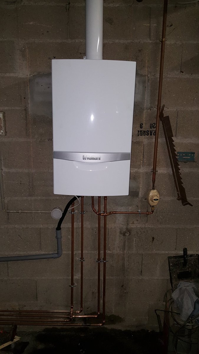 Remplacement d'une chaudière hydroconfort frisquet par une chaudière à  condensation Vaillant ecoTEC . #comap #chauffage  #vaillant