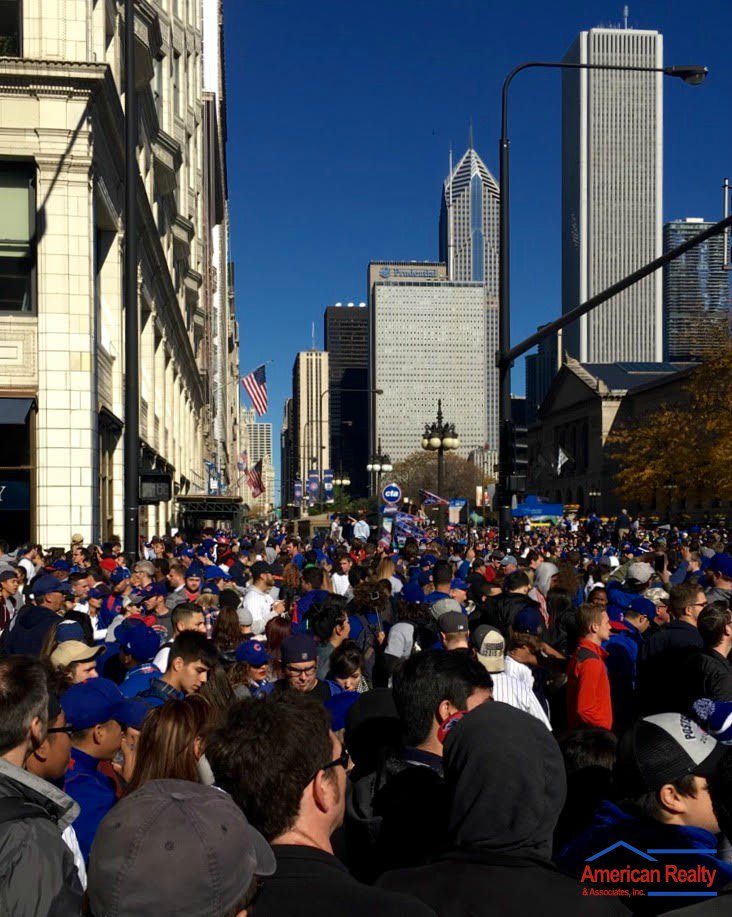 There's no city like #Chicago #wordseries #cubsparade #flytheW