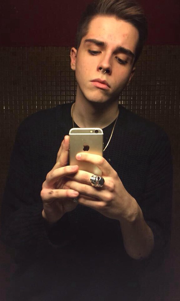 princedatgdr's tweet photo. fresh regrets, vodka sweats https://t.co/Iaqbnz396i