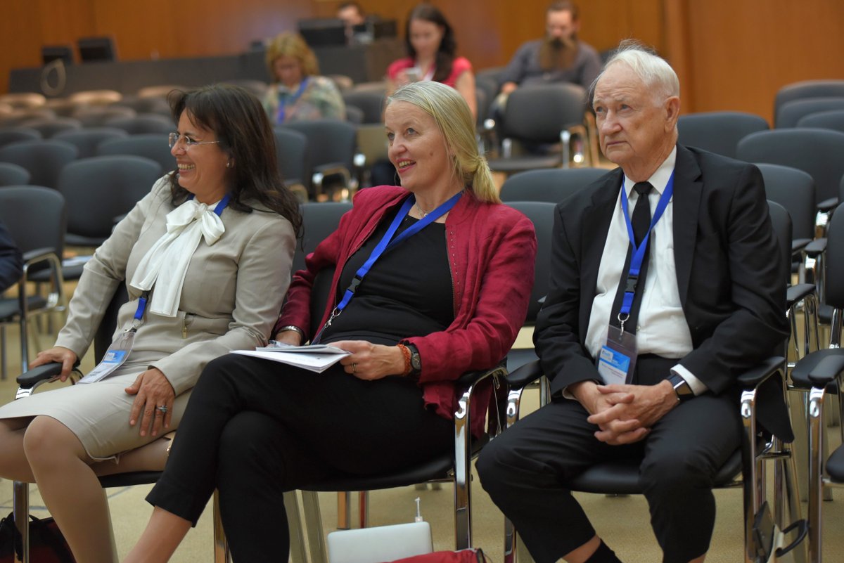 netWire's tweet photo. Luv this pic from the #eHF16. The #digitalhealthcompass w/ @chronaki, @annemoen_oslo & Ed Hammond (all speakers). Lovely smiling faces! https://t.co/RDJgGUi9FL