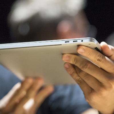 NowWNews's tweet photo. Apple Cuts Dongle Prices Amid MacBook Pro Outrage via https://t.co/8pUirwZePi https://t.co/y0aPiex75J https://t.co/hhwVnAQ2K6