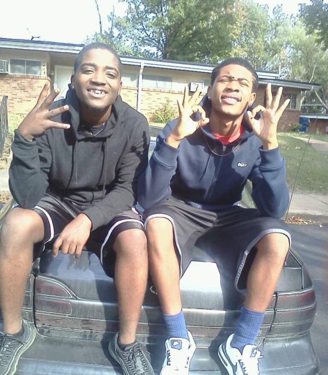 ____simonee's tweet photo. Sasha called me like you gone I straight remember taking this picture of Y'all , it's like everyday i can't get enough 💔😫 #Cuzzz . https://t.co/Hh21HHklJI