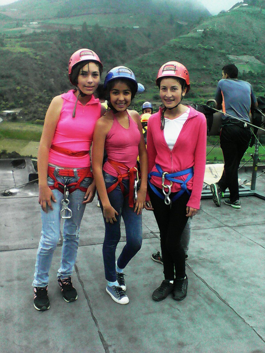 geovillegas14's tweet photo. #lupe #natha las quiero mis nenas ❤ #raple #liceo https://t.co/gE0RT0MVOs
