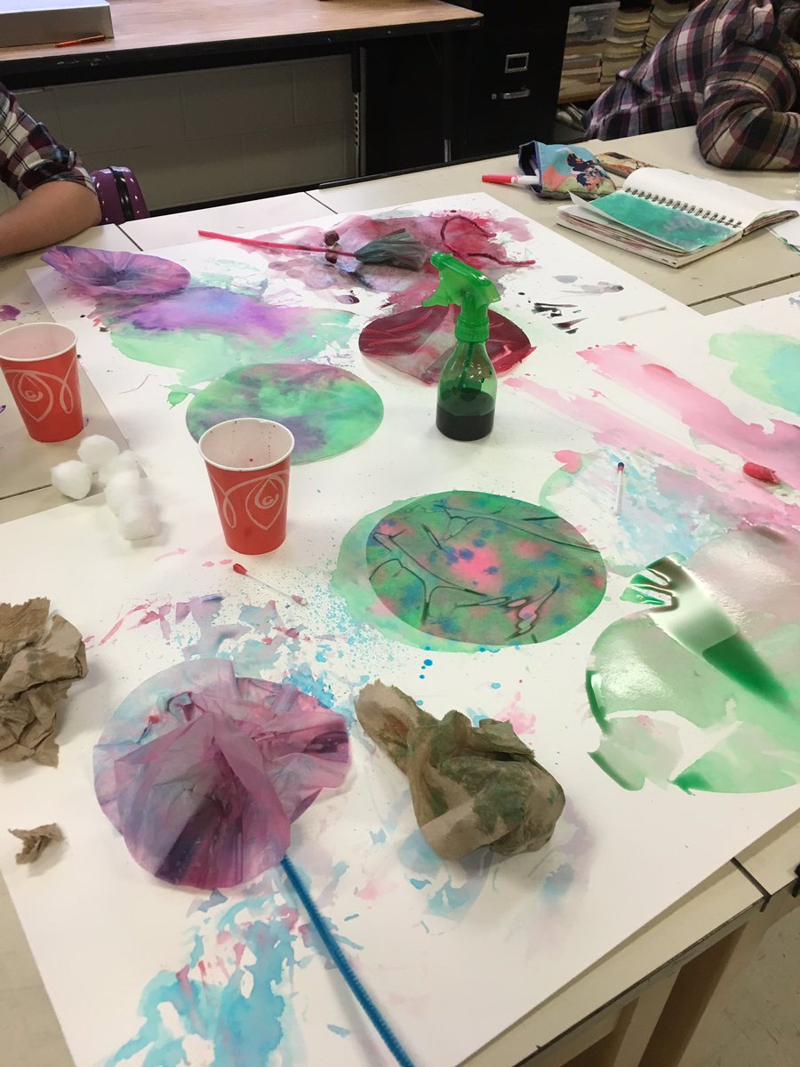 MBHSNAHS's tweet photo. Thanks for coming to our meeting today! We had people make some gorgeous water lilies for an early celebration of Claude Monet's birthday! https://t.co/ttLXSyU0xH