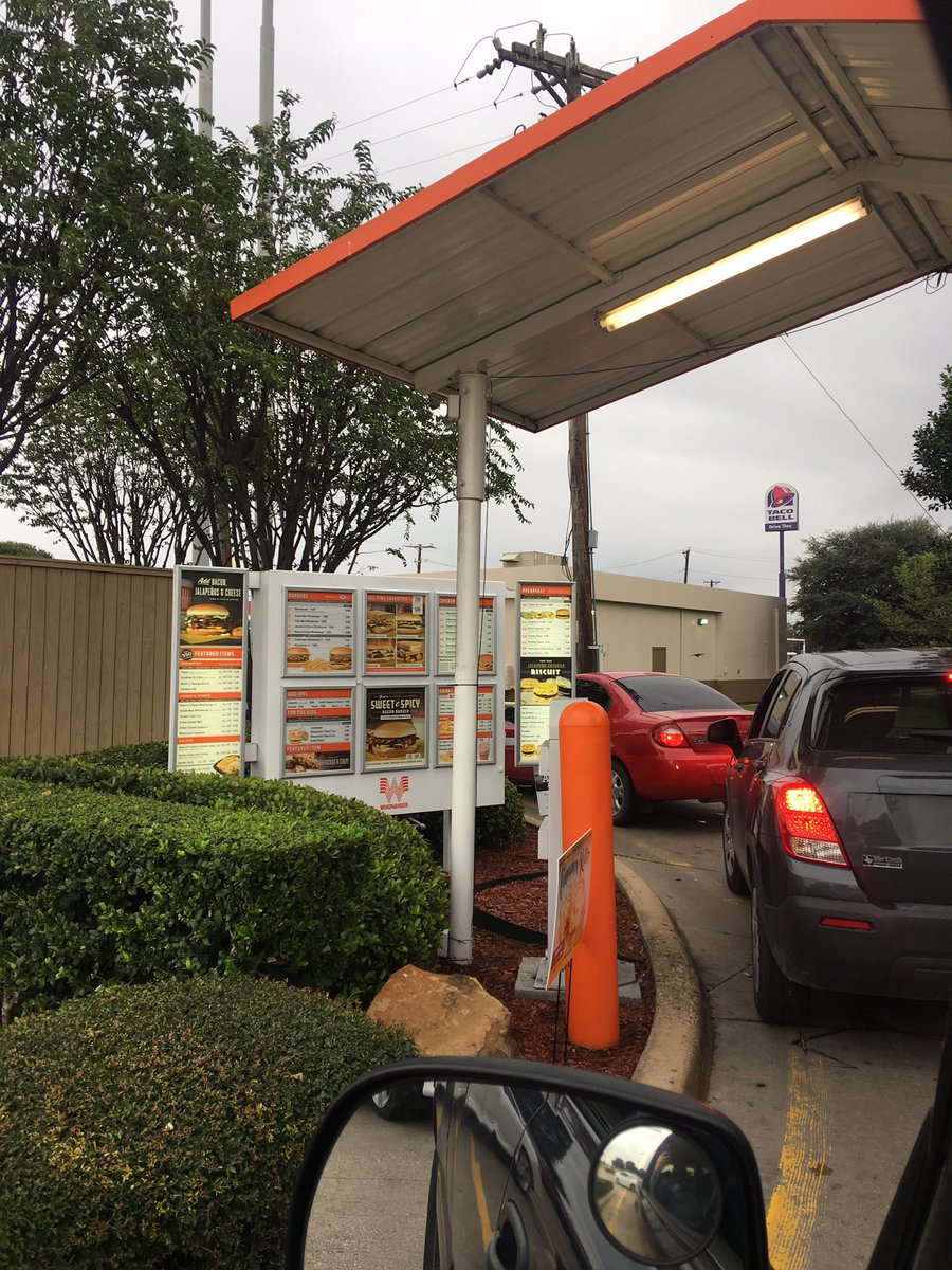 dizzymcbeard's tweet image. How does one get stuck here for 20 minutes? #cantbackup #stuck #ennistexas @Whataburger