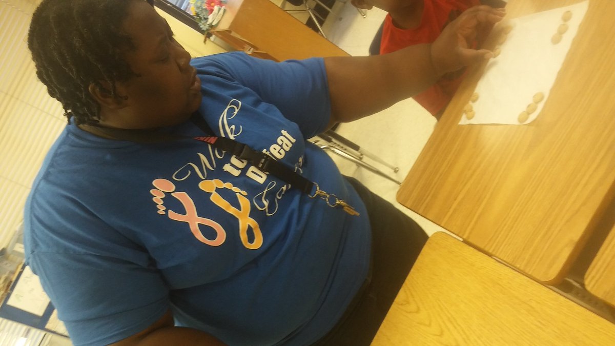 EIPelzer126's tweet photo. Mrs. Bembry's 3rd Graders are learning division by using edible math and The Doorbell Rang. #Cubtastic!!
@ic_rock https://t.co/wu7zuoSLFu