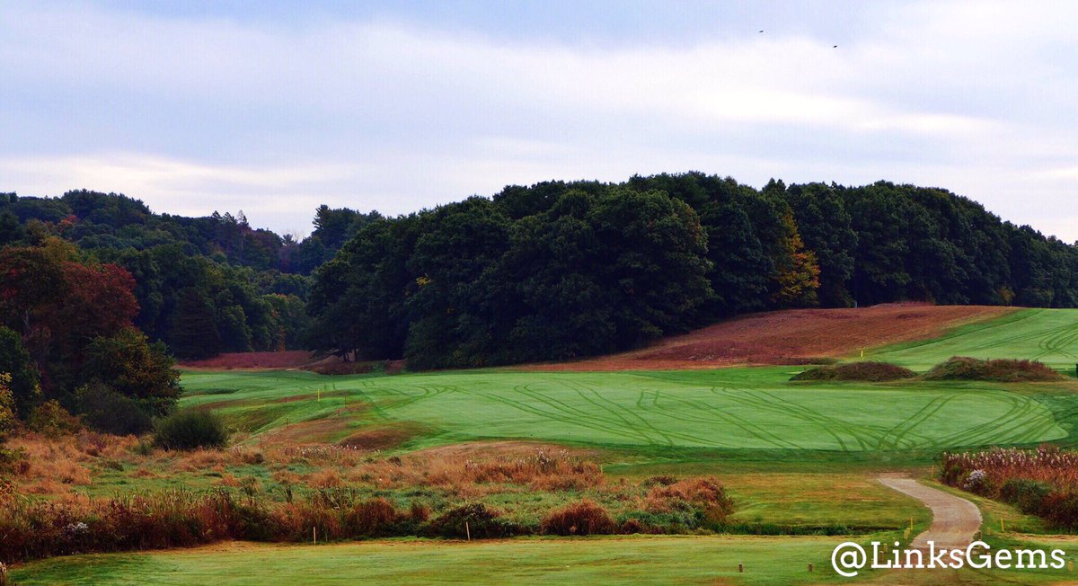 Myopia Hunt Club is loaded with half-par holes like the par-4 (and 1/2) 4th, making ideal for match play golf, as well as absurdly fun. #mhc