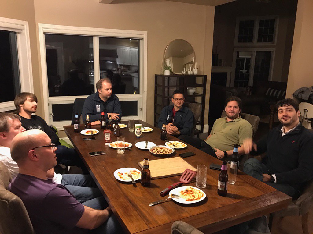 oengels's tweet image. #sqlmännerwg now also has an Italian citizen we say hello to @mauridb !