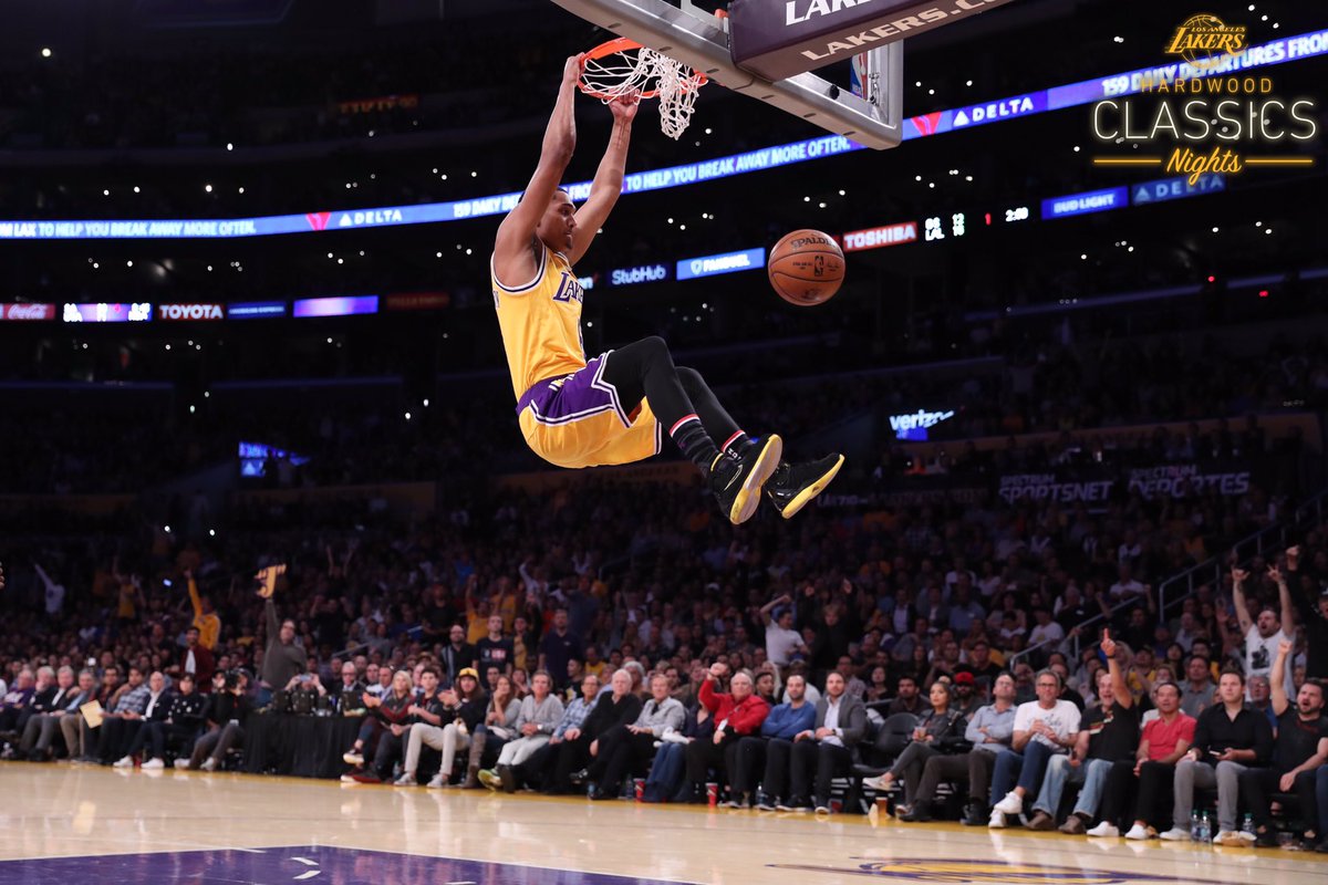 Lakers's tweet photo. On the break #LakeShow https://t.co/NisV3CQBXA