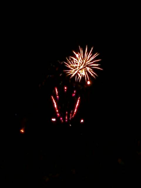 LeominsterCops's tweet photo. It is illegal to set off fireworks between 11pm - 7am (midnight on the 5th Nov), or to let off fireworks in a public place #fireworkfacts https://t.co/LAQJT5He3Y