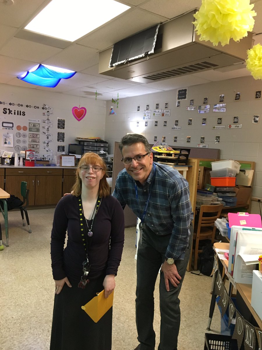 sn_sylvania's tweet image. Honored to give Chrissy Frye her diploma today! Chrissy has positively impacted countless lives as a student!@SylvaniaSchools @NVHSWildcats