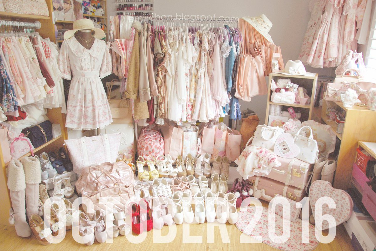 _emiii_chan's tweet photo. LIZ LISA wardrobe ♡ June 2013 → August 2014 → October 2016
https://t.co/ae7jJuWZZ6 https://t.co/QupGBzQ6Yz