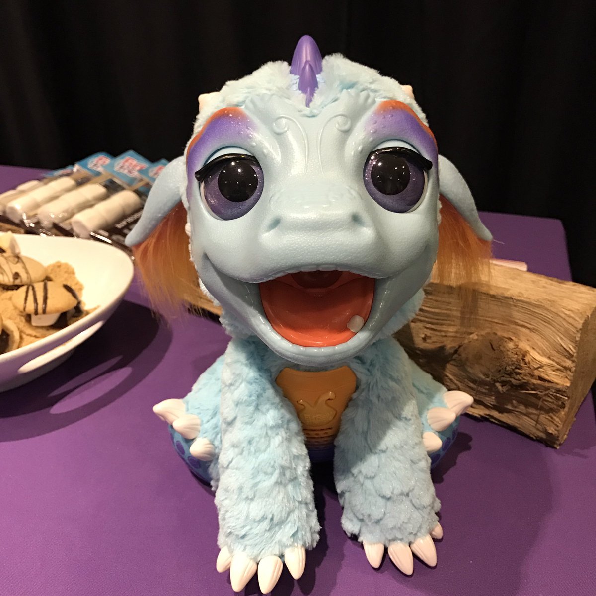 thePositiveMOM's tweet image. I loved meeting Torch! Isn&apos;t he adorable? #FurRealFriends  @HasbroNews @beblogalicious #Blogalicious8