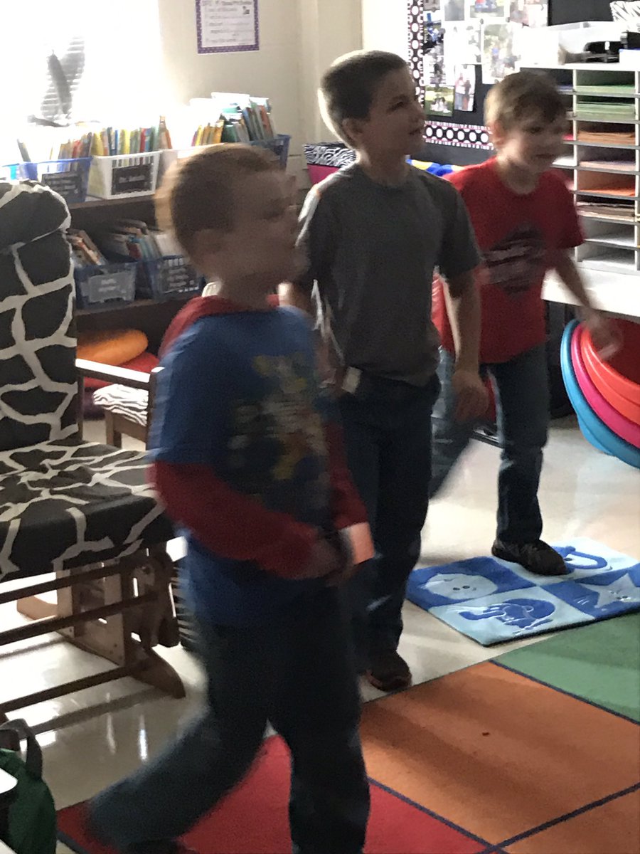 CBennettFirst's tweet image. Exploring how light travels and what materials effect the light.