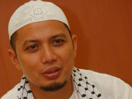 Ini Janji Wapres JK di Depan Ustadz Arifin Ilham dlvr.it/MbYLk6