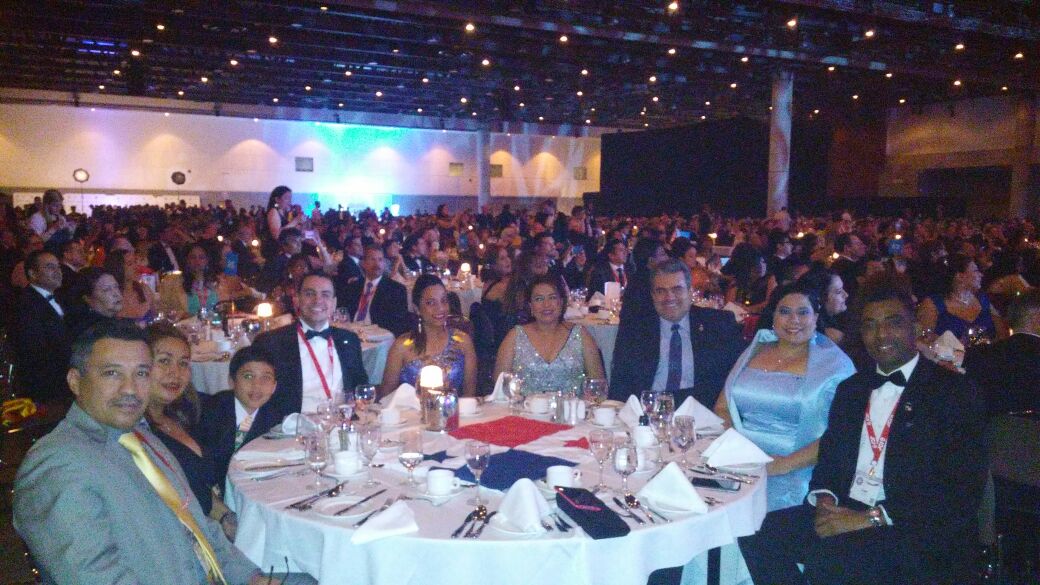 zuleikacordero's tweet photo. Cena de Gala Congreso Mundial de JCI. Gracias JCI Panamá por todo el apoyo y cariño en este 2016. Todo lo mejor para el 2017. #jciwc2016 https://t.co/DpiRUdCQAW