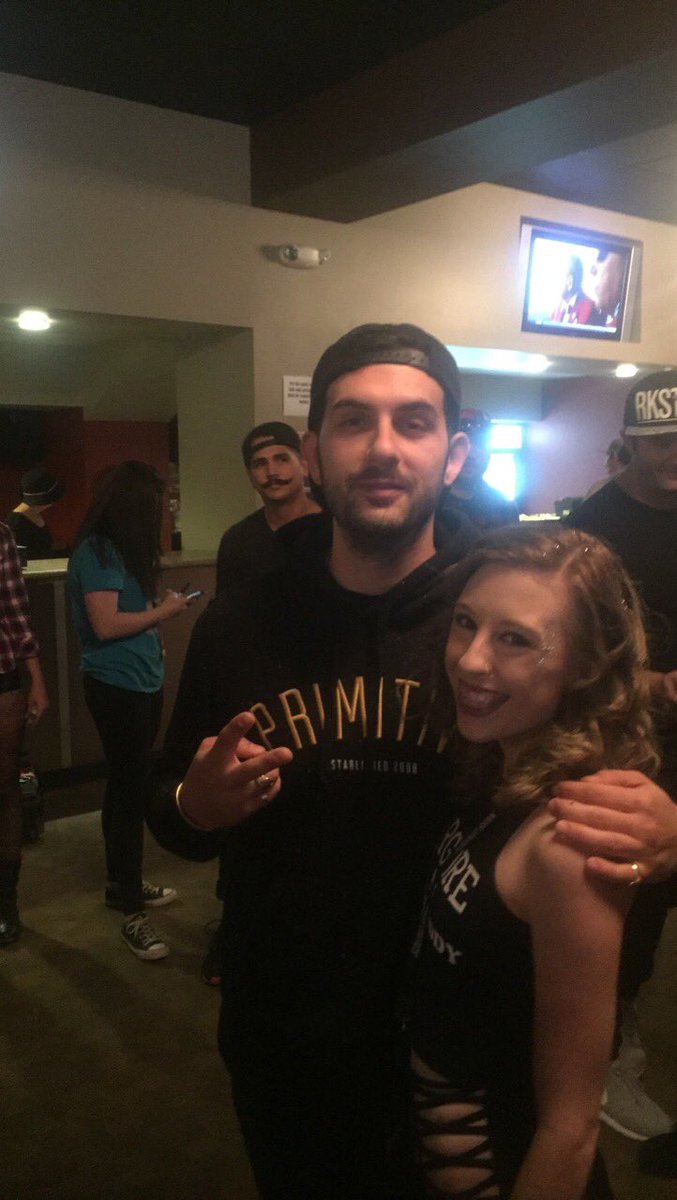 Aubreeleighton's tweet photo. Daddy signed my ass and tits, I can die happy now! ❤️🙏🏻@Borgore #indaddywetrust #safeinsound #borgore https://t.co/B68PY67u84