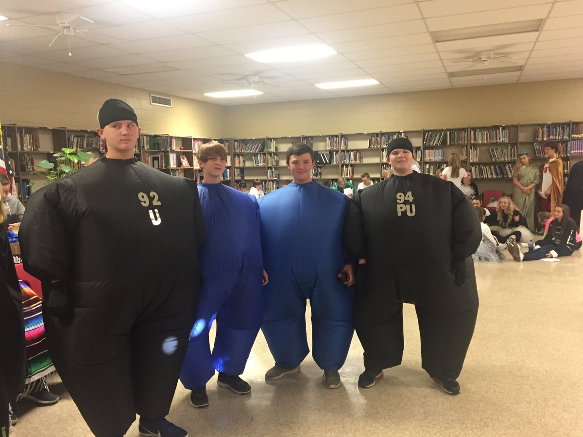 Rae_Adcock's tweet photo. The bomb brothers at #ChemiCon @CornerSchool https://t.co/7P9SPb1ngz