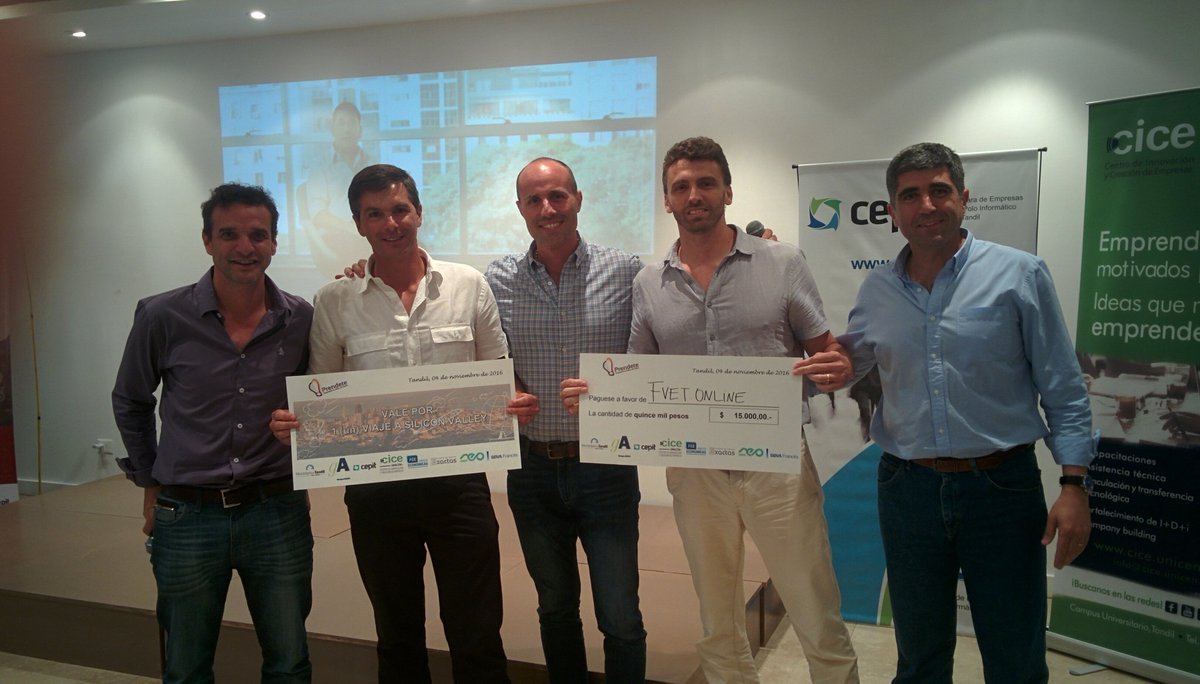 SDC_SRL's tweet photo. Orgullosos de ganar en #Tandil #Prendete Gracias!!! a todo el equipo de  https://t.co/81cwRCjd2E, organizadores, jurados y mentores. https://t.co/gEqVMtaxhB