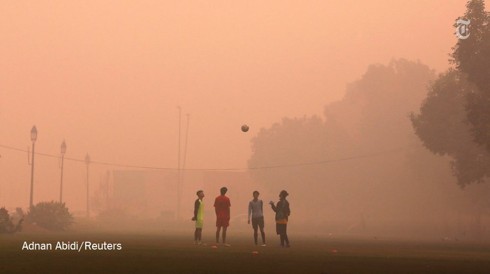 nytimes's tweet photo. New Delhi to close its schools for the first time ever because of air pollution https://t.co/pY5ni44Qye https://t.co/1Fxv8uA2uc