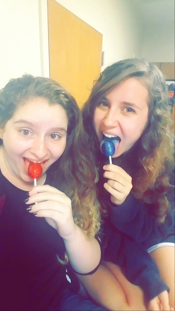 lemondemon4ever's tweet photo. My roommate and I are #technified https://t.co/8FY9lIskrz