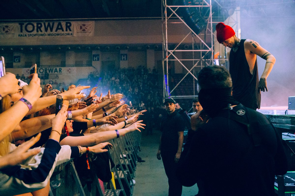 twentyonepilots's tweet image. #ERS2016 in Warsaw, Poland [goo.gl/Ev6DJI]