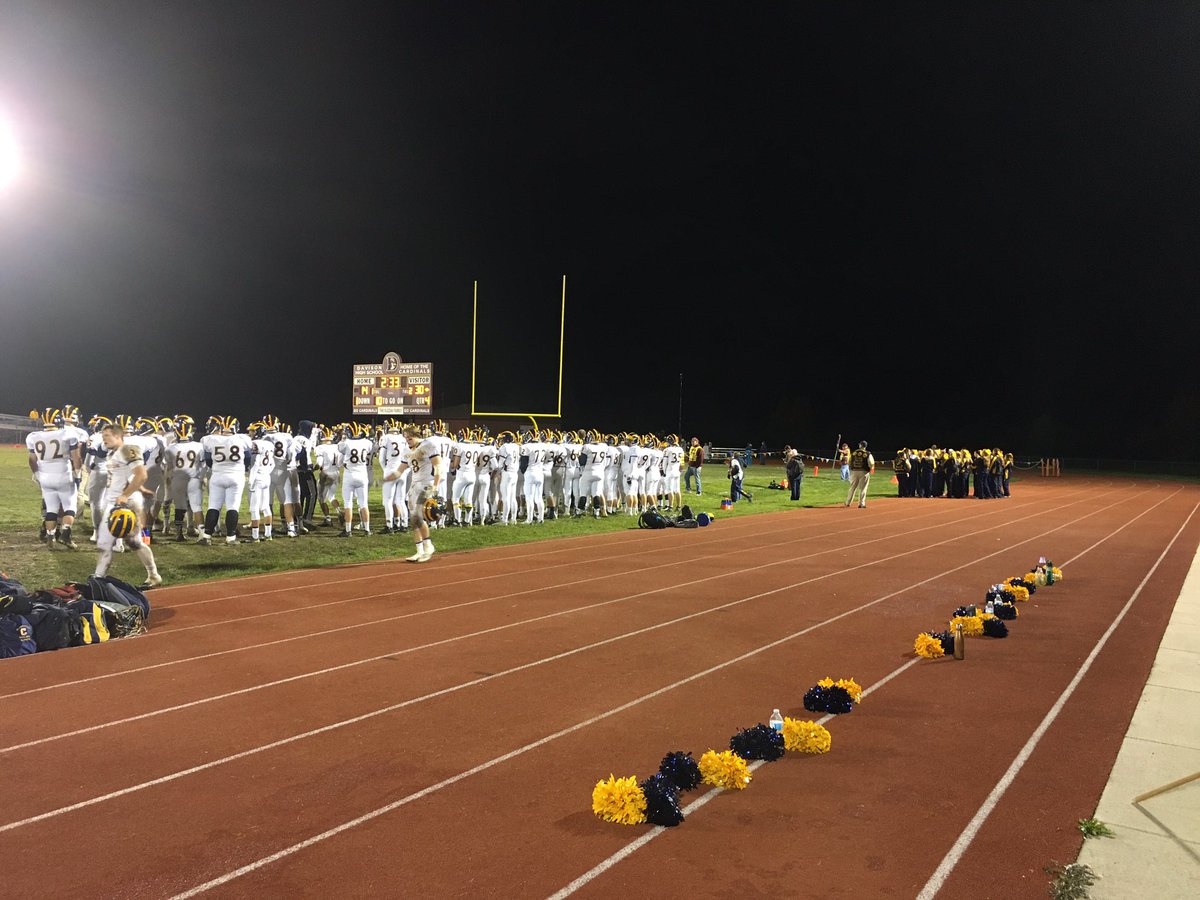 Touchdown #ClarkstonFootball!! 💙💛Kick is good! 31-14 with 2:33 left on the clock!