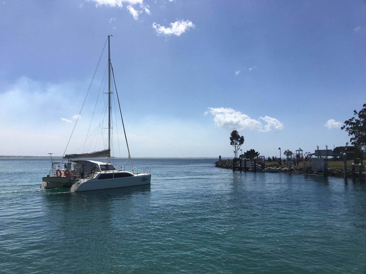 VardasGeorge's tweet photo. The exhilarating views on offer at #Huskisson on the beautiful #SouthCoast of #NSW. Fire unfortunately raging at #Callala in the background. https://t.co/9W9p9v7ZAX